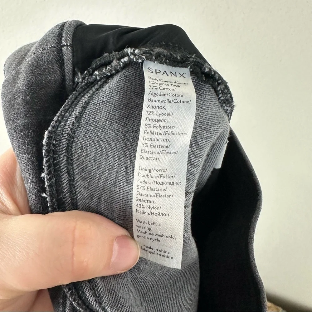 Spanx Black Distressed Pull On Jeggings Jeans Size Medium